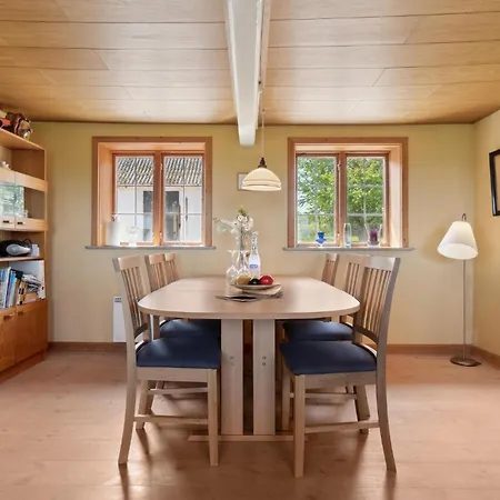 3 Bedroom Cozy In Ostermarie